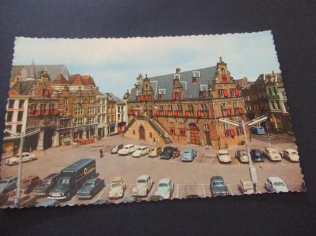 Nijmegen Grote markt parkeerplaats met oude auto's
